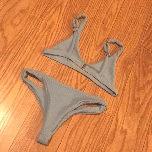 Bikini - Picture 2 of 2